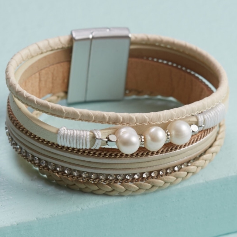 Pearls 'n Leather Bracelet - Picture 1 of 3